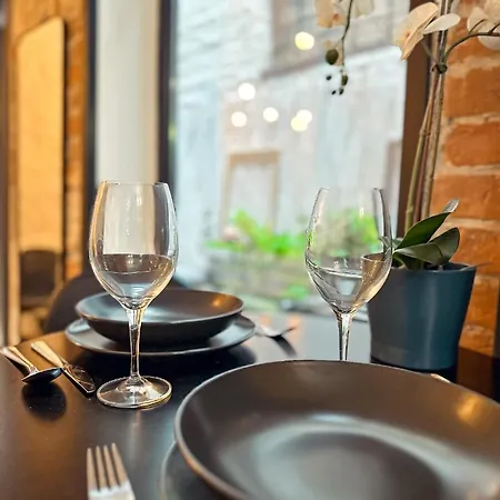 Urban With Private Garden Near Andrassy *