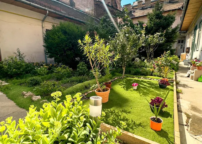 Urban With Private Garden Near Andrassy *
