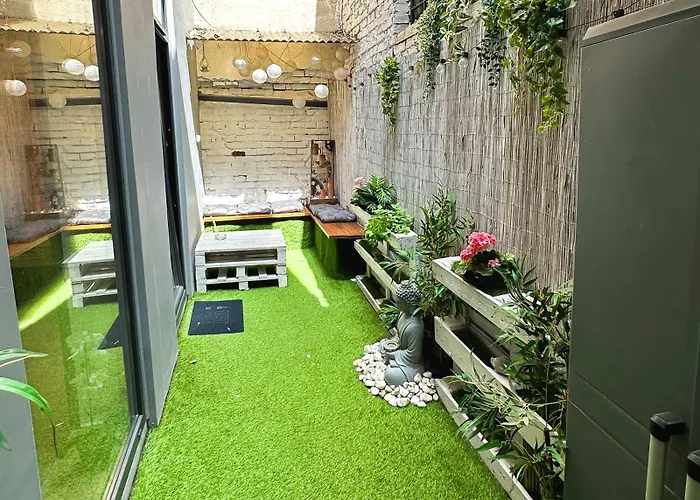 Urban With Private Garden Near Andrassy Διαμέρισμα Βουδαπέστη