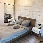 Urban With Private Garden Near Andrassy *