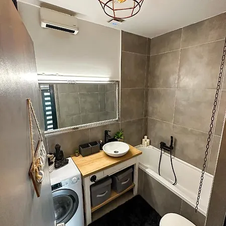 Apartmán Urban With Private Garden Near Andrassy *