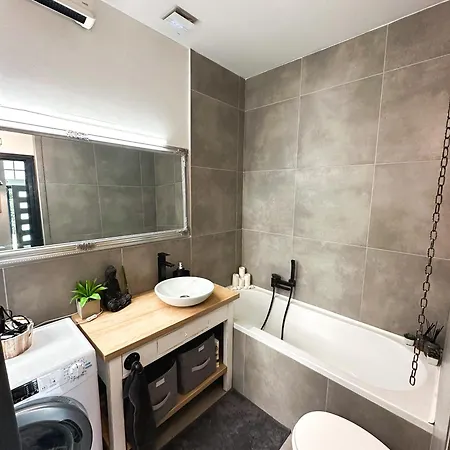 Apartmán Urban With Private Garden Near Andrassy *