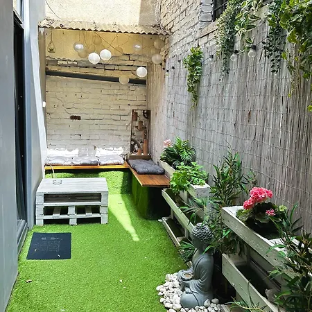 Urban With Private Garden Near Andrassy Budapeste